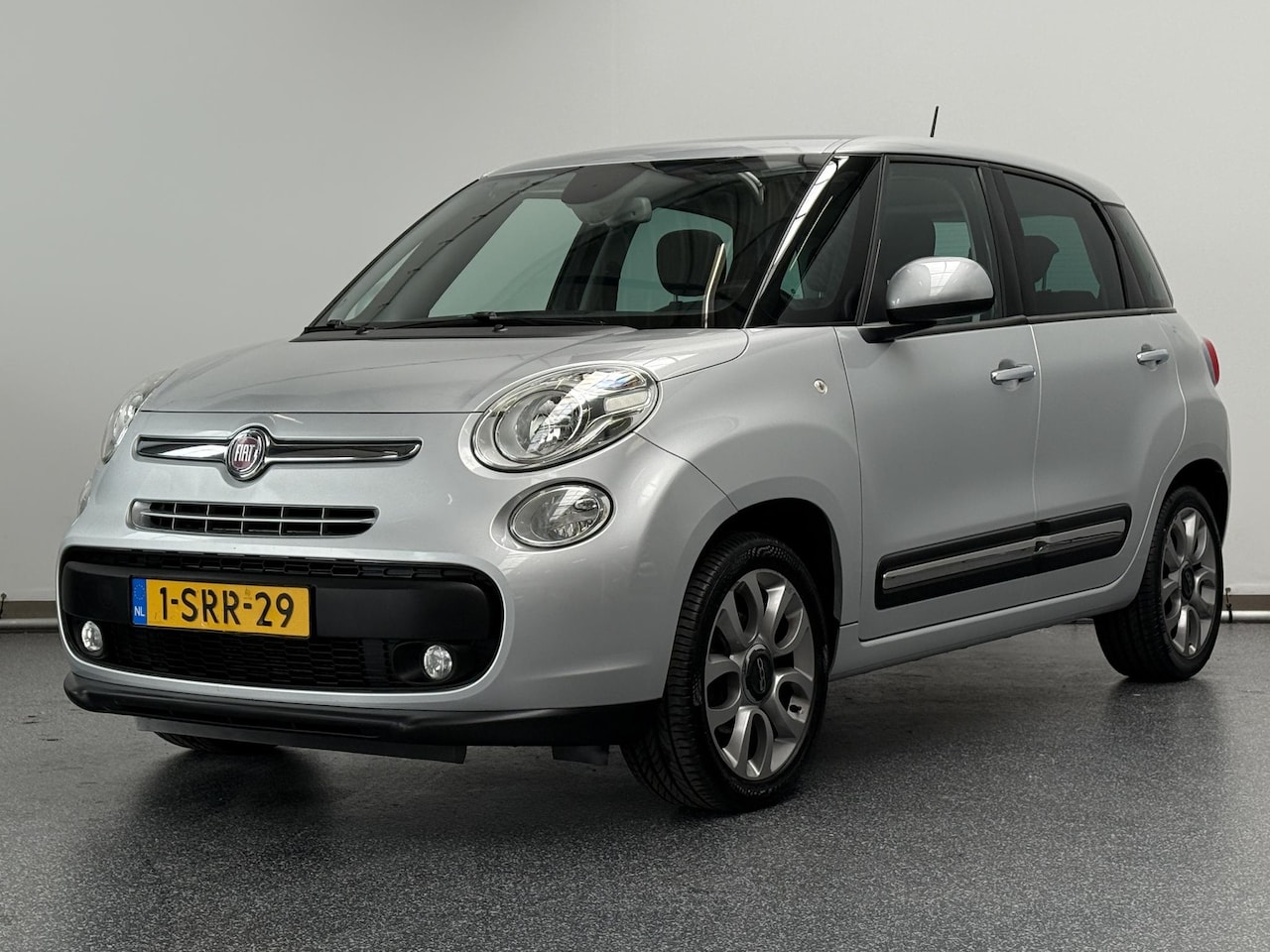 Fiat 500 L - 1.4-16V Lounge | Panorama dak | Climate | Cruise | NL Auto - AutoWereld.nl