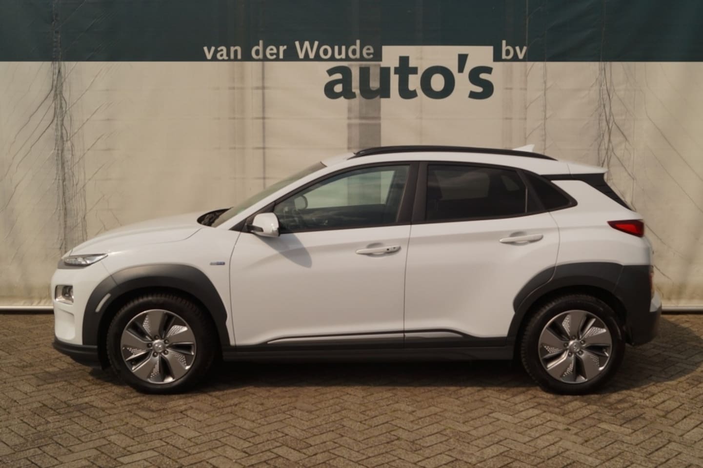 Hyundai Kona Electric - EV Premium 64kWh -LEER-ECC-S.DAK-TREKHAAK- - AutoWereld.nl