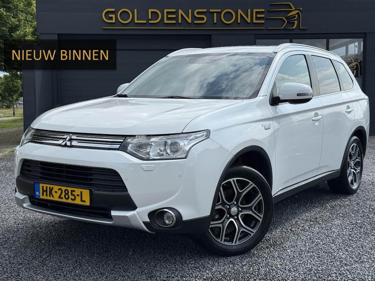 Mitsubishi Outlander - 2.0 PHEV Business Edition Navi,Trekhaak,Camera,Schuifdak,Leder,Stoelverwarming,Clima,Cruis - AutoWereld.nl