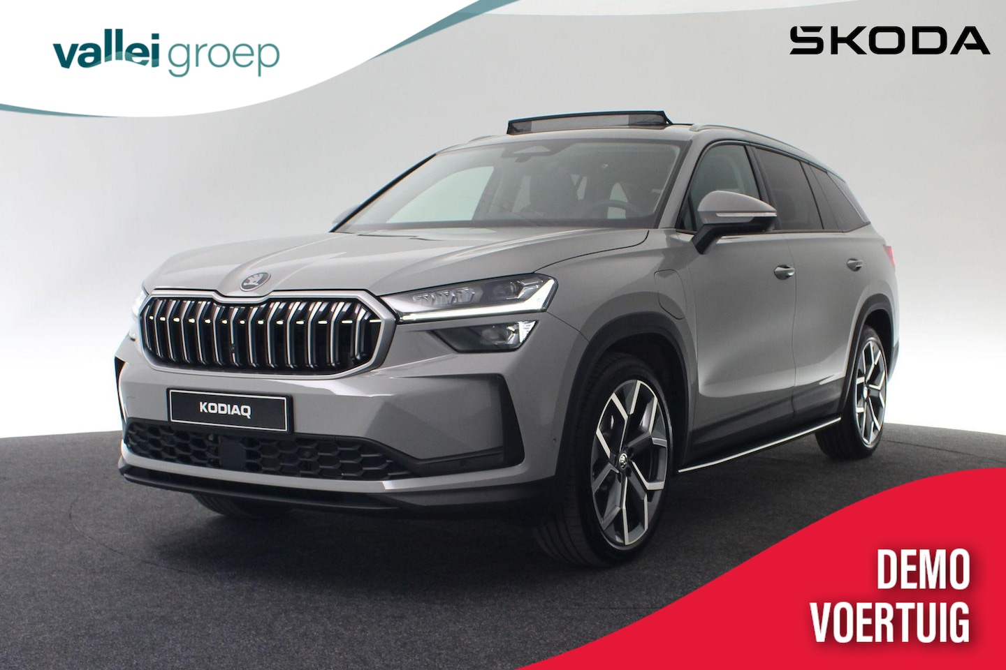 Skoda Kodiaq - Business Edition 1.5 TSI PHEV 150 kW / 204 pk | Panoramadak | 360 Camera | Trekhaak | 20 i - AutoWereld.nl