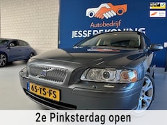 Volvo V70 - 2.5T Edition Sport 7 persoons automaat, bj.2007, kleur:grijs.leder, climate, APK 04/2026 e