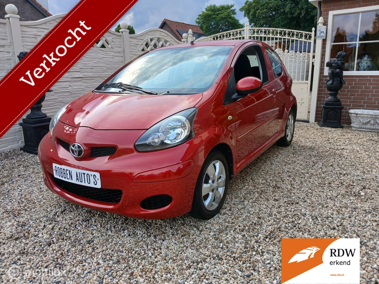 Toyota Aygo - cool red airco isofix - AutoWereld.nl