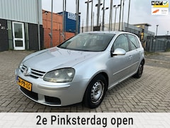 Volkswagen Golf - 1.6 FSI Sportline 2004 ZILVER 5 DEURS