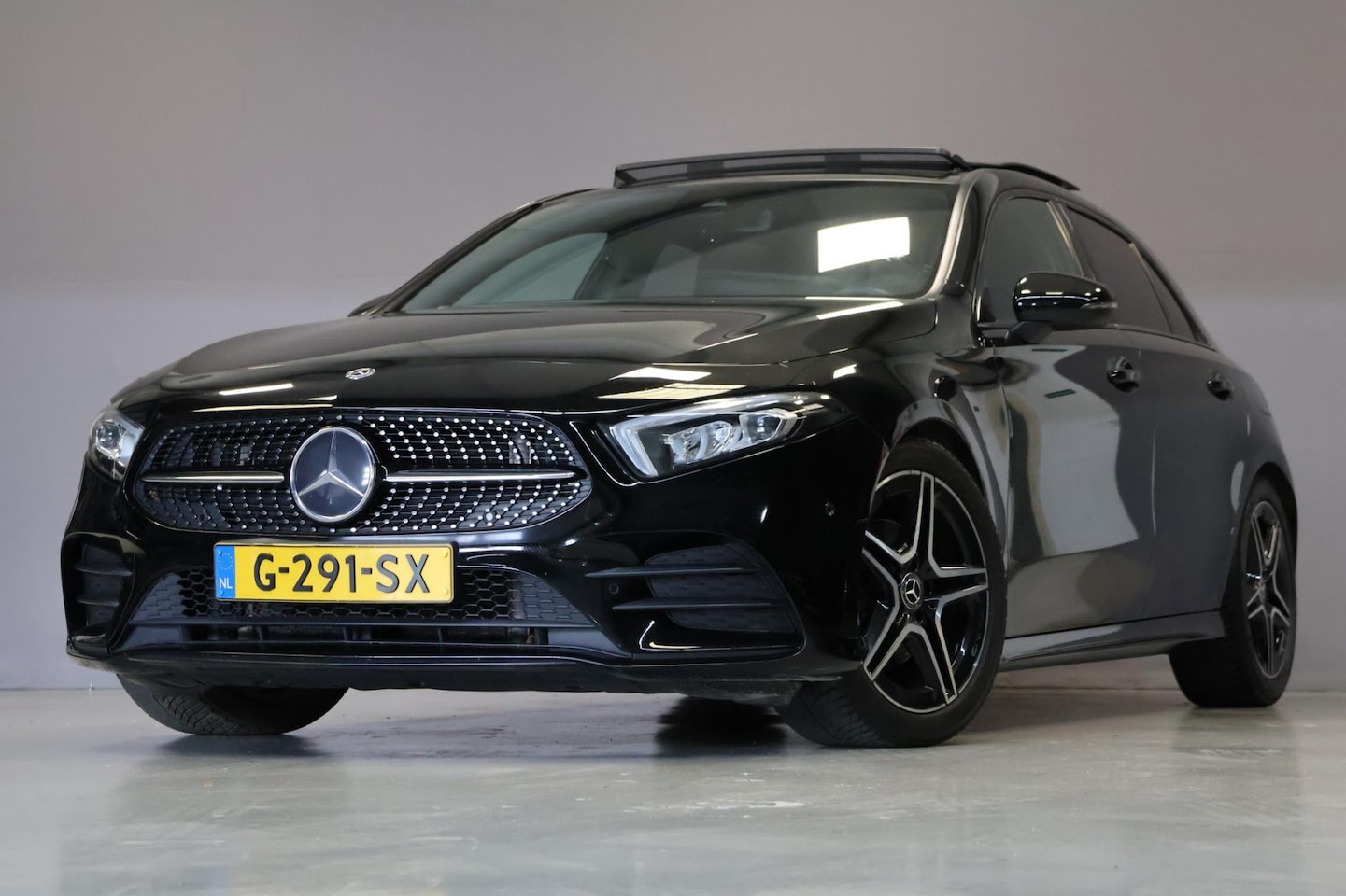 Mercedes-Benz A-klasse - 180 AMG Sport Night upgrade|Panorama| - AutoWereld.nl