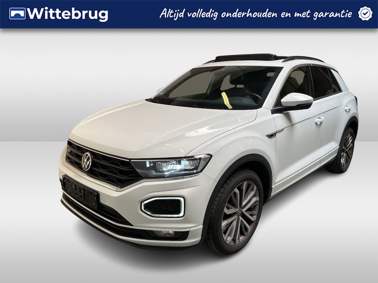 Volkswagen T-Roc - 1.5 TSI R-Line / AUTOMAAT/ TREKHAAK/ PANO/ ADAPT. CRUISE/ APP-CONNECT/ PARK. SENSOREN + CA - AutoWereld.nl