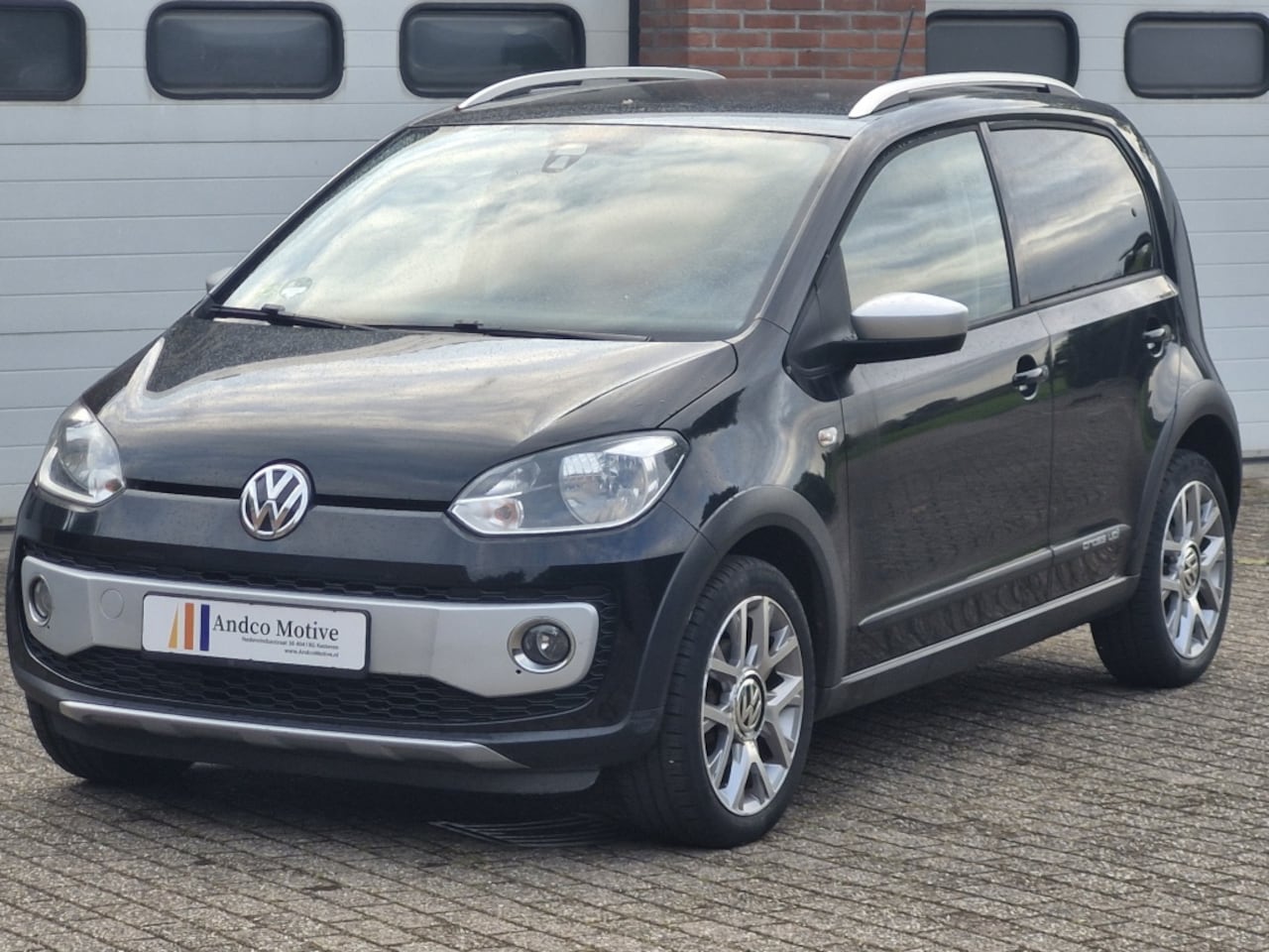 Volkswagen Up! - 1.0 cross up! BlueM. - AutoWereld.nl