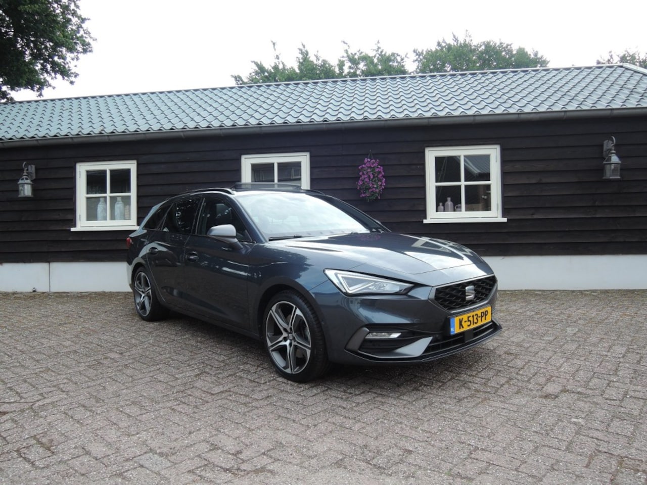 Seat Leon - 1.5 eTSI  FR DSG Launch Edition - AutoWereld.nl