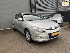 Hyundai i30 - 1.6i Dynamic TREKHAAK/AIRCO/PARKEERSENSOREN