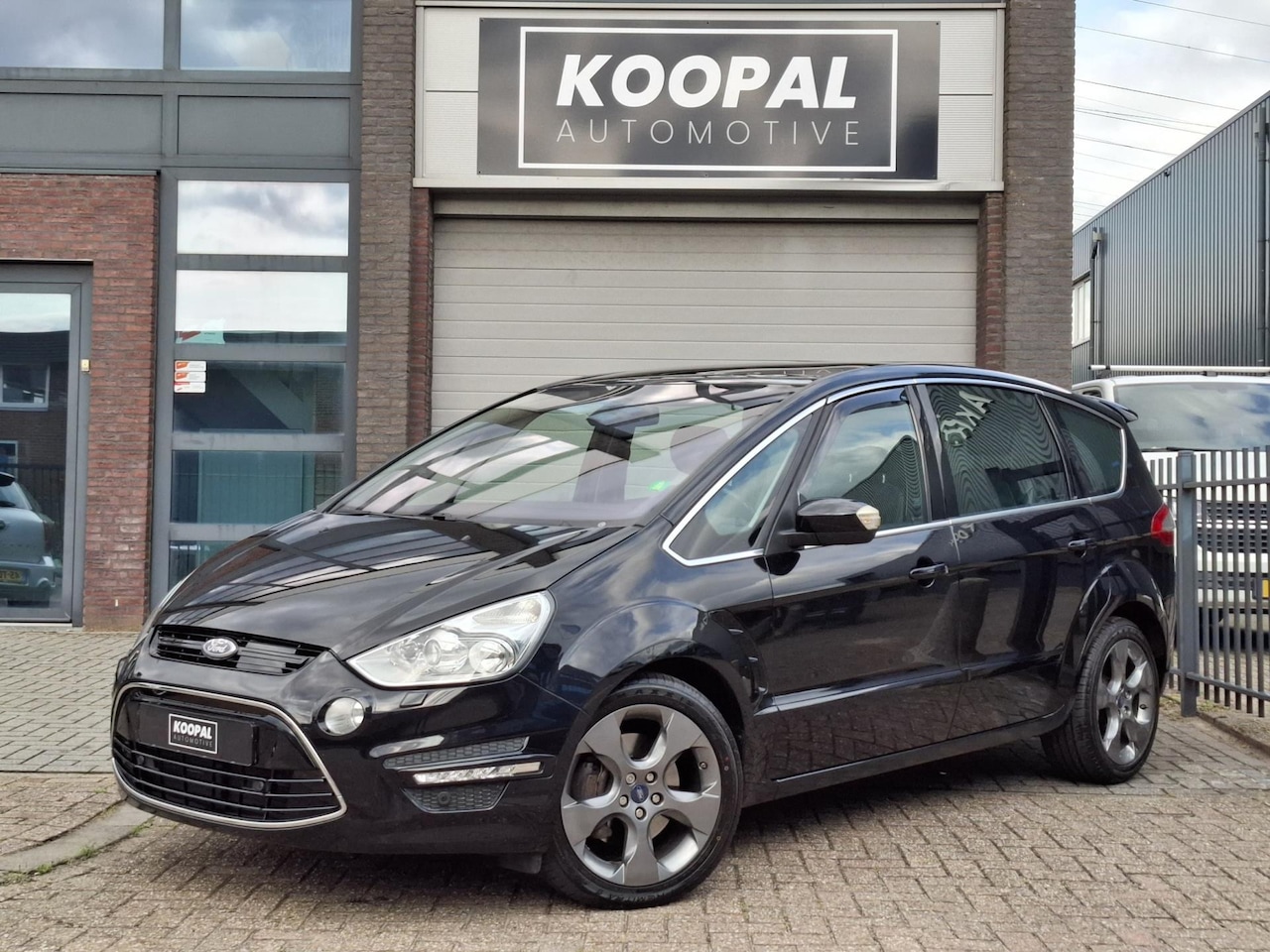 Ford S-Max - 2.0 EcoBoost S Edition 7p. | ACC | Leer | Trekhaak | Pano | Individual - AutoWereld.nl