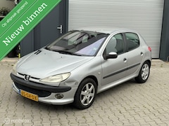 Peugeot 206 - 1.4 Gentry