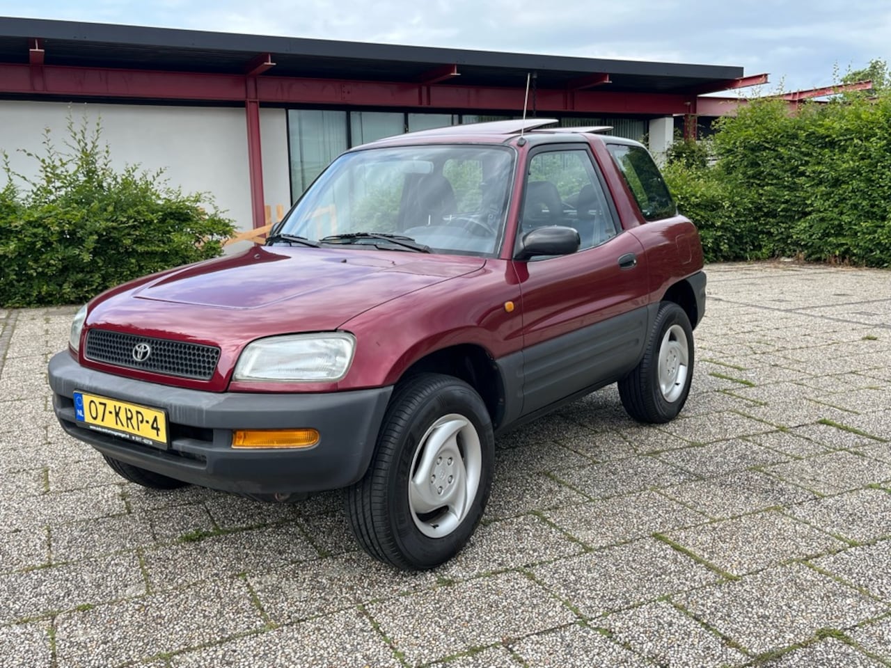 Toyota FunCruiser RAV4 - 2.0i SR 4x4 kanteldak 2x elektr pakket Apk - AutoWereld.nl