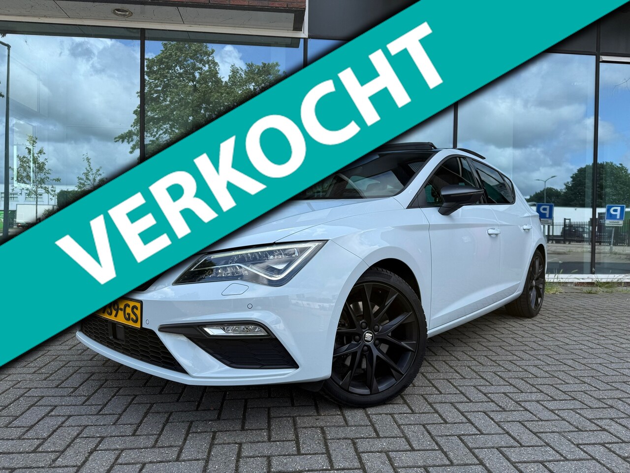 Seat Leon - 1.5 TSI FR Ultimate Edition Black - Automaat - Panoramadak- Navi - Org.NL - AutoWereld.nl