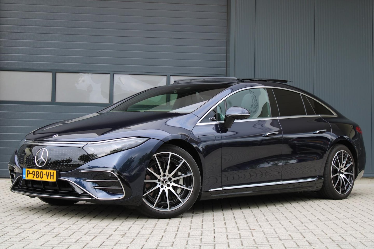 Mercedes-Benz EQS - 450+ AMG Line 108 kWh [ panoramadak head-up burmester massage stoelen elek. trekhaak stoel - AutoWereld.nl