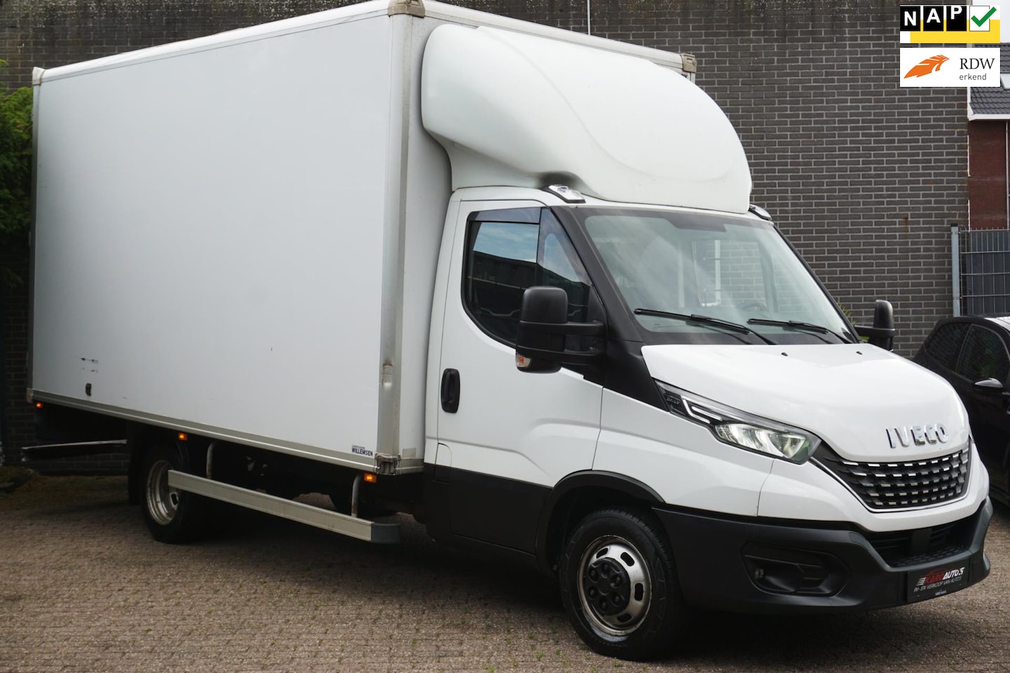 Iveco Daily - 35C16V 2.3 410 3P AUT LED Nav Cruise Airco Euro6 - AutoWereld.nl