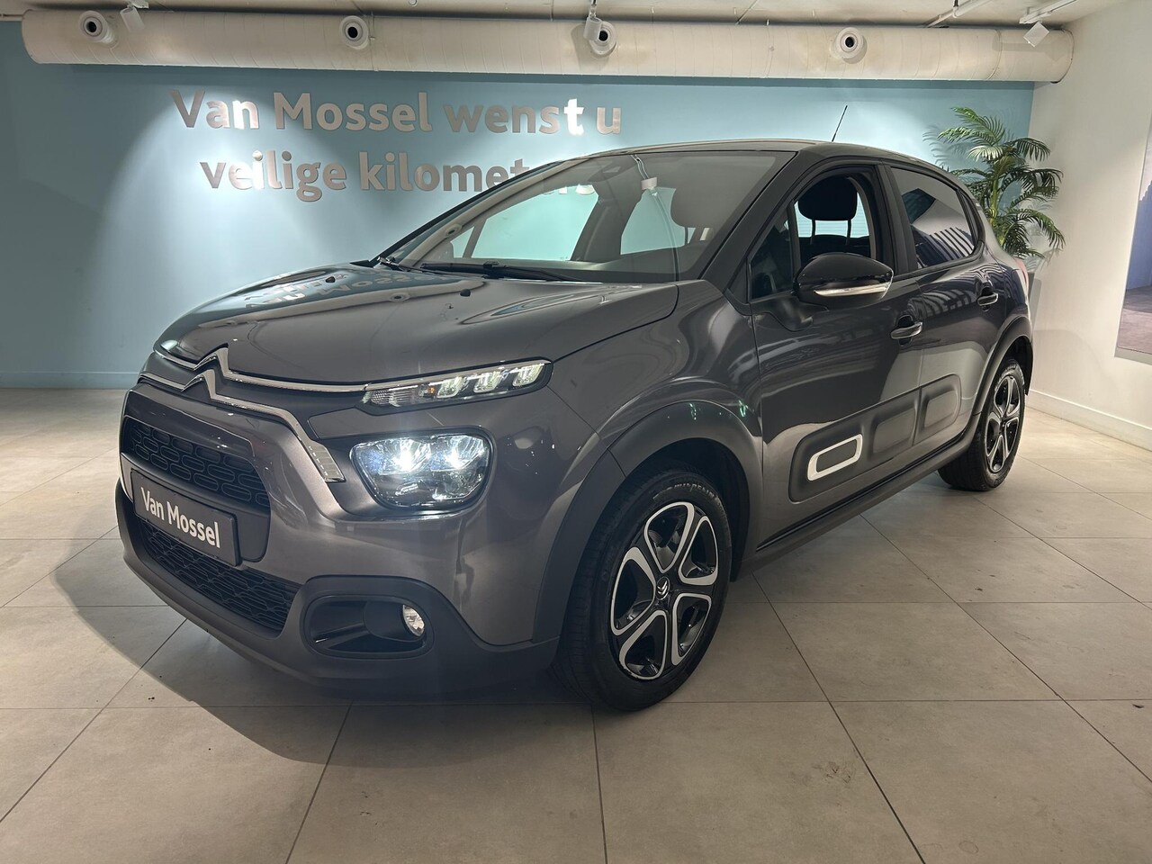 Citroën C3 - 1.2 PureTech Shine Citroen C3 1.2 PureTech S&S Shine - AutoWereld.nl