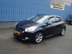 Peugeot 208 - 1.6 VTi Allure - 5 Deurs - 120pk - Donker paars metalic - Climat control - cruise control