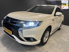 Mitsubishi Outlander - 2.0 PHEV Business Edition Camera Keyless entry NL TrekHaak