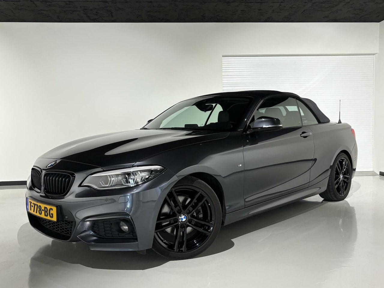 BMW 2-serie Cabrio - 220i M Sport 184pk AUT LCI|Facelift|H&K|18''|Leder|Navi|Shodowline|Dealer onderhouden| - AutoWereld.nl