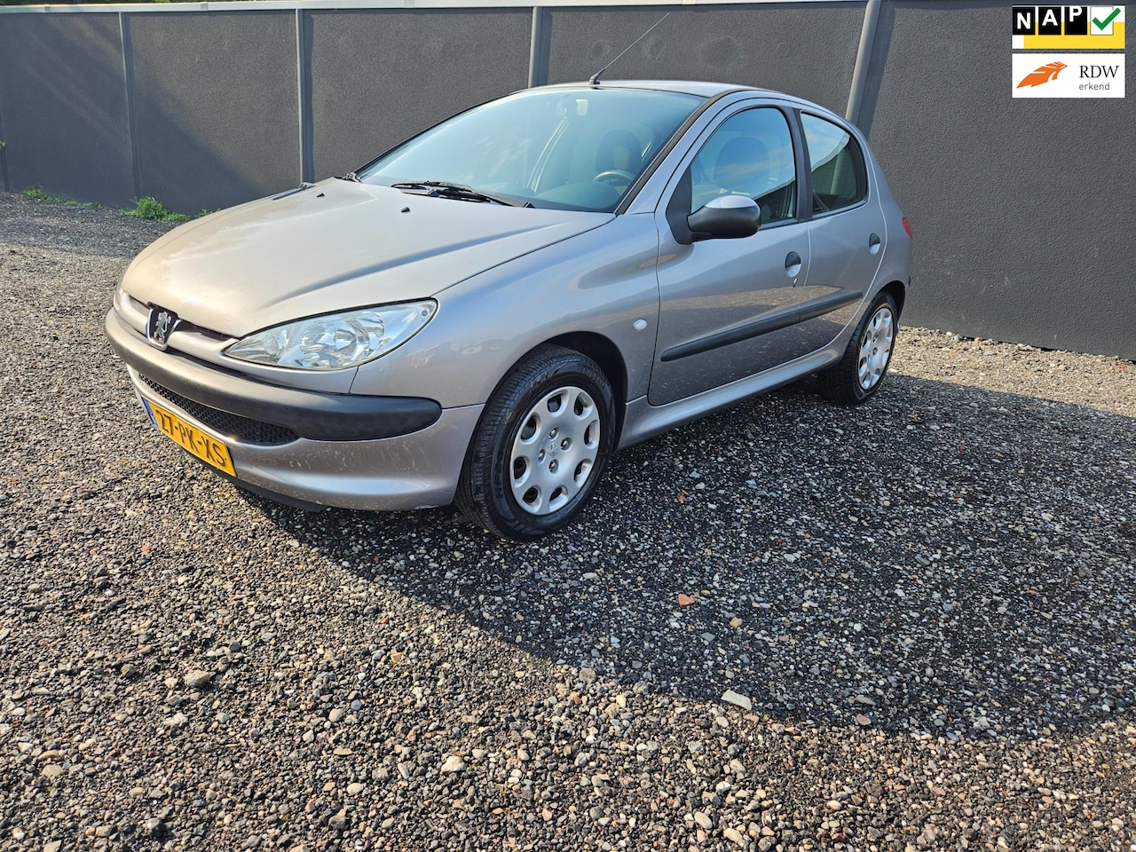Peugeot 206 - 1.4 Pop' Art 5-DEURS * NIEUWE APK ! AIRCO* - AutoWereld.nl