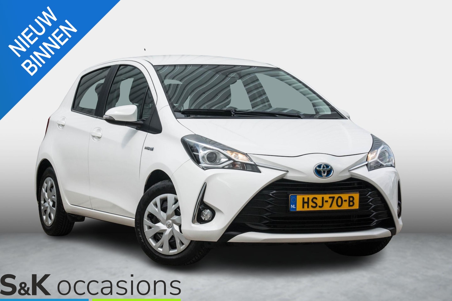 Toyota Yaris - 1.5 Hybrid Dynamic 10 jaar garantie NAVI - AutoWereld.nl