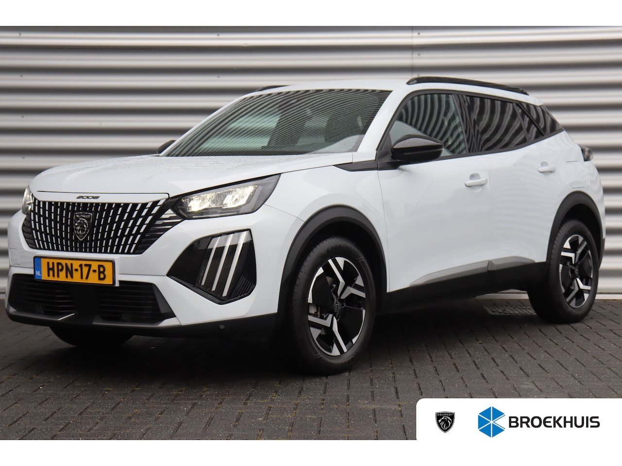 Peugeot 2008 - 1.2 PURETECH 100PK ALLURE / NAVI / LEDER / CLIMA / LED / PDC / 17' LMV / CAMERA / BLUETOOT - AutoWereld.nl