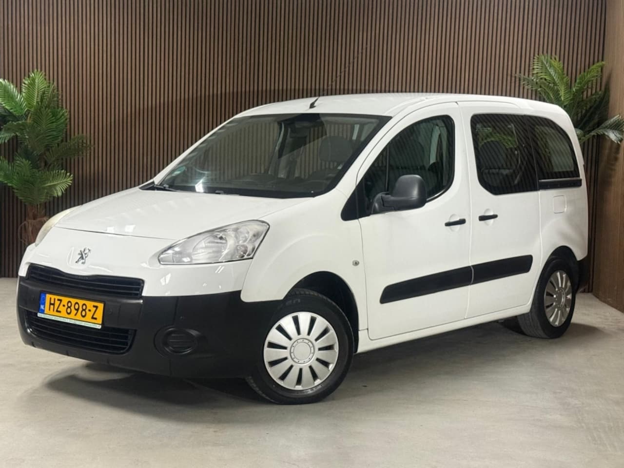 Peugeot Partner Tepee - 1.6 VTi Access 1.6 VTi Access - AutoWereld.nl