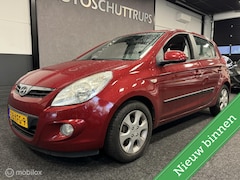 Hyundai i20 - 1.4i Dynamic 5 DEURS / AIRCO / 1e EIGENAAR / NAP