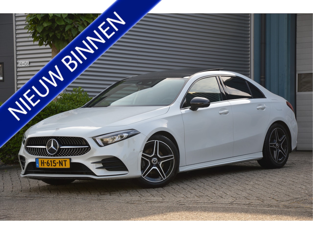 Mercedes-Benz A-klasse - 200 AMG-LINE | PANODAK | SFEERVERL | BURMESTER | 360-CAMERA | NIGHT=PACK | ENZ | NIEUWSTAA - AutoWereld.nl