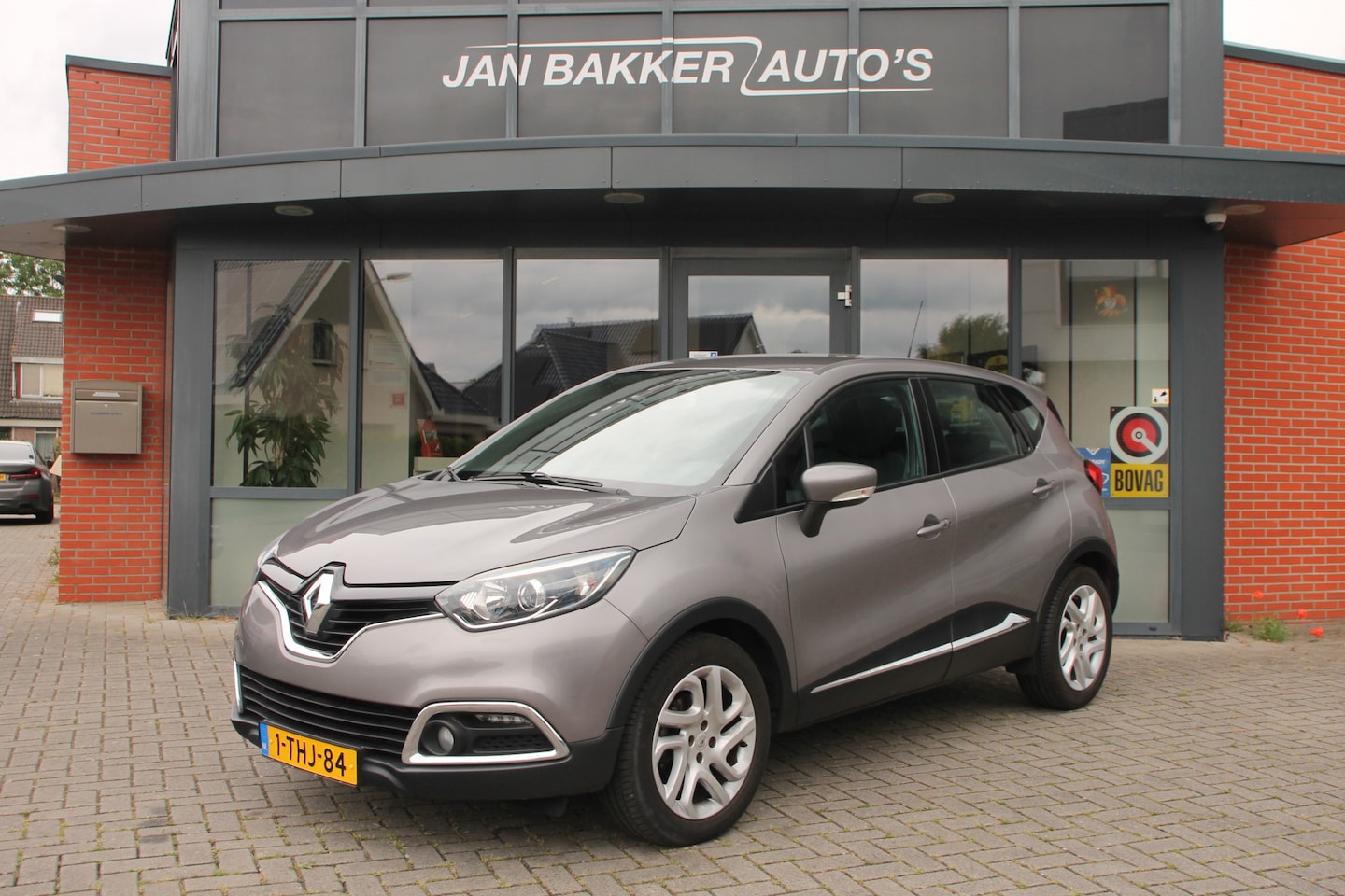 Renault Captur - 1.2 TCe Dynamique AUTOMAAT ✅ Climate control ✅ Trekhaak ✅ Navigatie - AutoWereld.nl