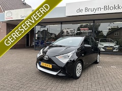 Toyota Aygo - 1.0 VVT-i x-play origineel Nederlandse auto, goed onderhouden, Apple Carplay, Android Auto