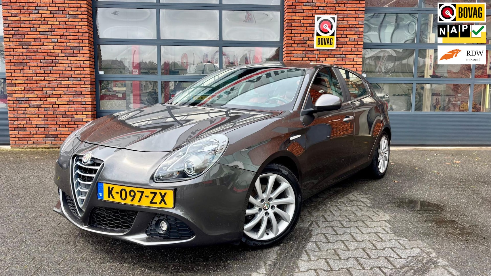 Alfa Romeo Giulietta - 1.4 T 150PK Distinctive|Leer|LED|Eibach verlaging| - AutoWereld.nl