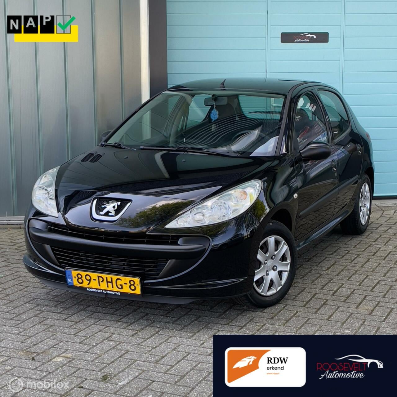 Peugeot 206 - 1.1 XR / APK / NAP / ELEK RAMEN / NETTE AUTO - AutoWereld.nl