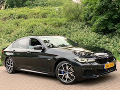 BMW 5-serie - 530e Business Edition Plus | M Sport | Leder | Camera | ACC | Schuifdak | 19 Inch |