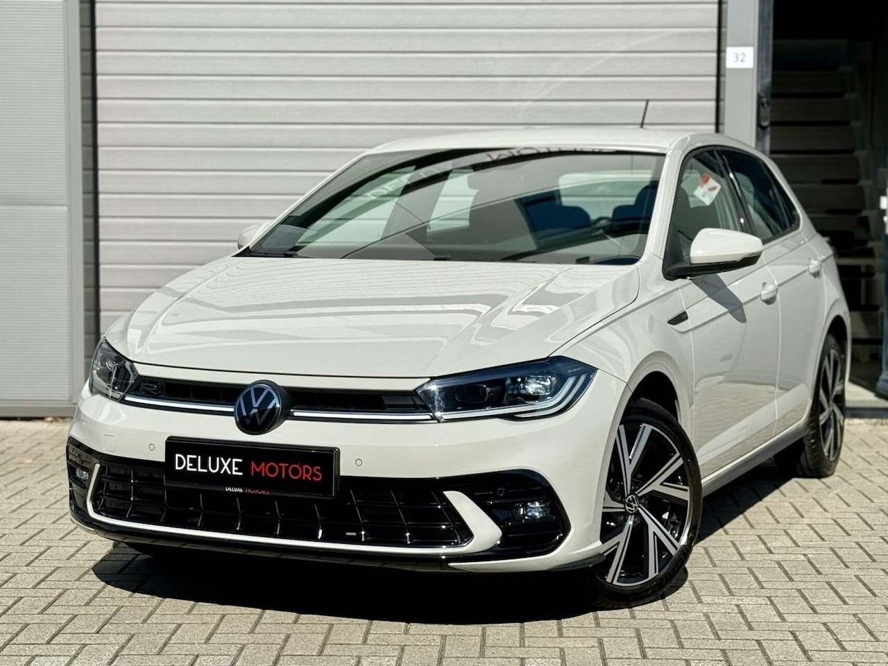Volkswagen Polo - 1.0 TSI R-Line DSG IQ.|Stoelverw|Cruise|Lane - AutoWereld.nl