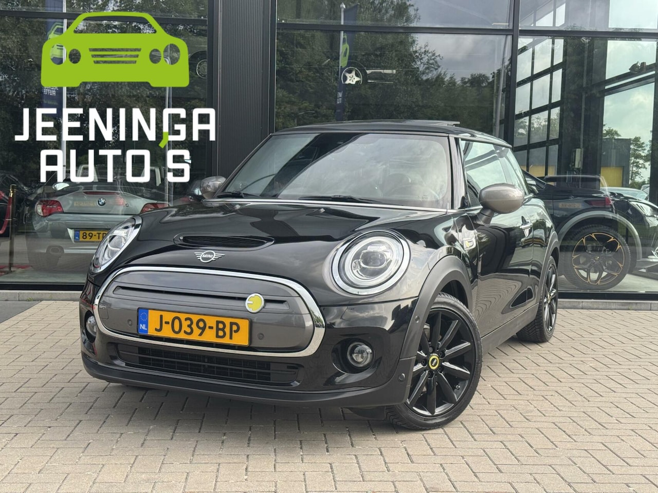 MINI Mini-Electric - Yours 33 kWh | Leer | Dak | Camera - AutoWereld.nl