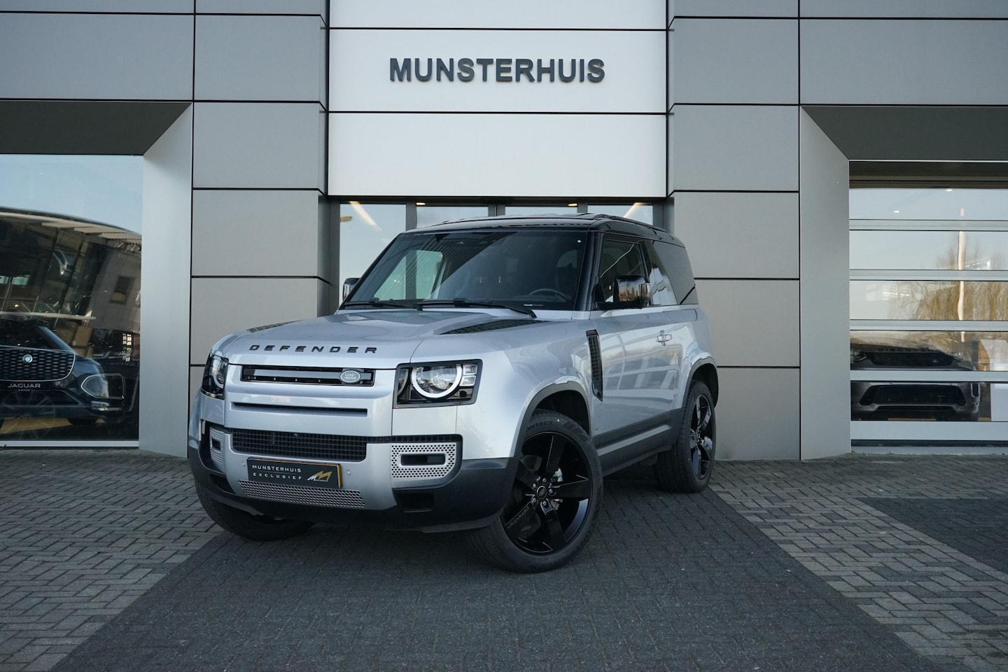 Land Rover Defender 90 - 3.0 D200 MHEV S | Grijs kenteken | 22 Inch | Stoel & Stuur verwarming | 360 graden camera - AutoWereld.nl