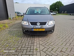 Volkswagen Touran - 2.0-16V FSI Highline