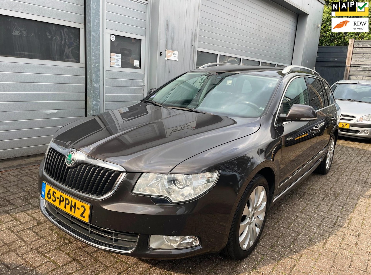 Skoda Superb Combi - 1.8 TSI Elegance Business Line-Navi-Leder - AutoWereld.nl