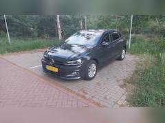 Volkswagen Polo - 1.0 TSI Comfortline Business