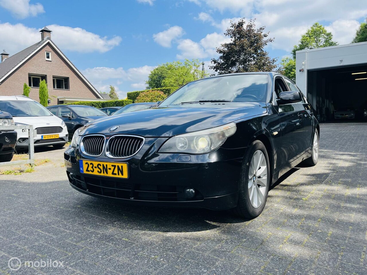 BMW 5-serie - 530d High Executive Leder / PDC / LM / Navi / Zeer netjes - AutoWereld.nl