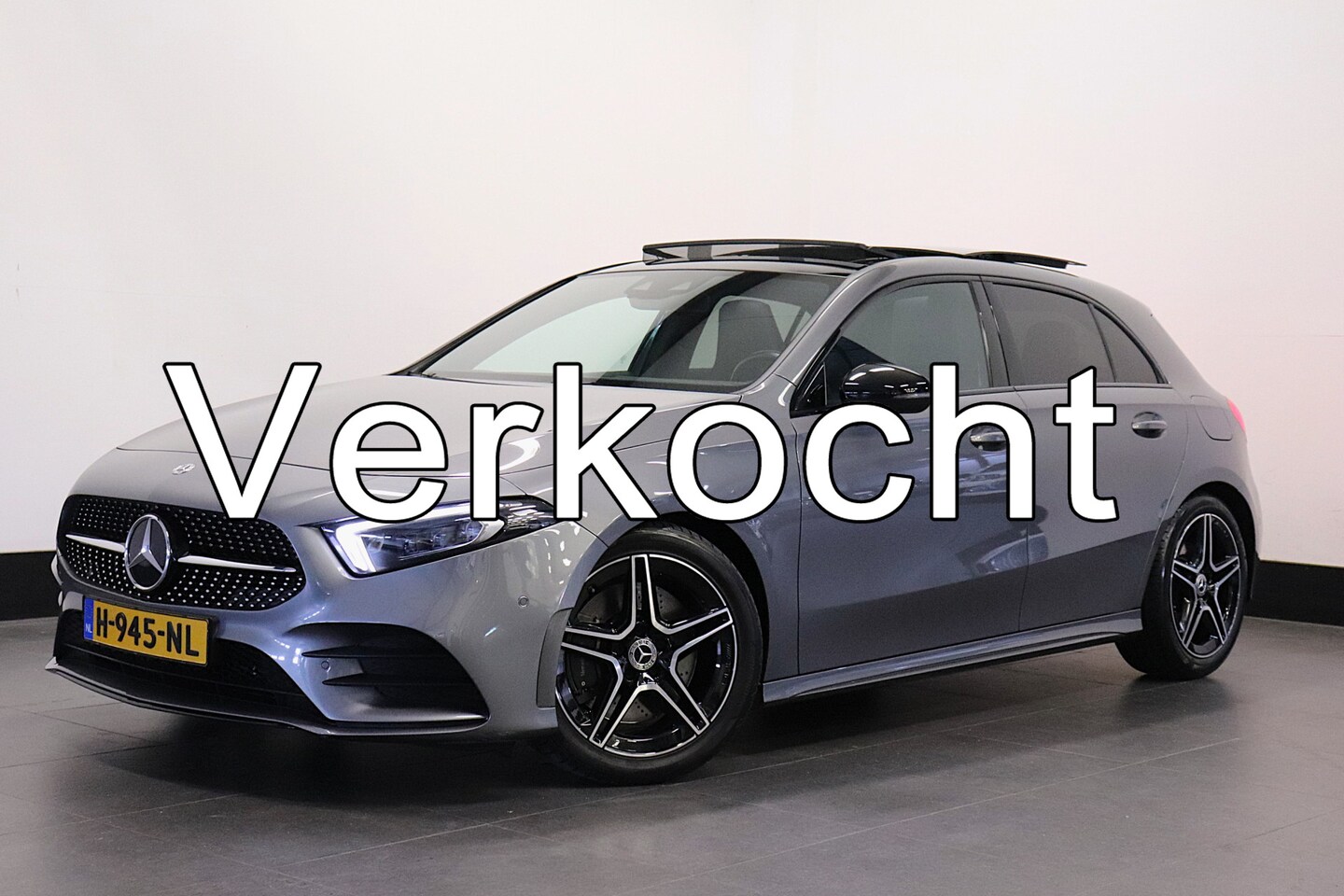 Mercedes-Benz A-klasse - 250 Premium Plus 225PK Automaat | PANO | SFEERV | BURMESTER | CAMERA | €27.900,- - AutoWereld.nl
