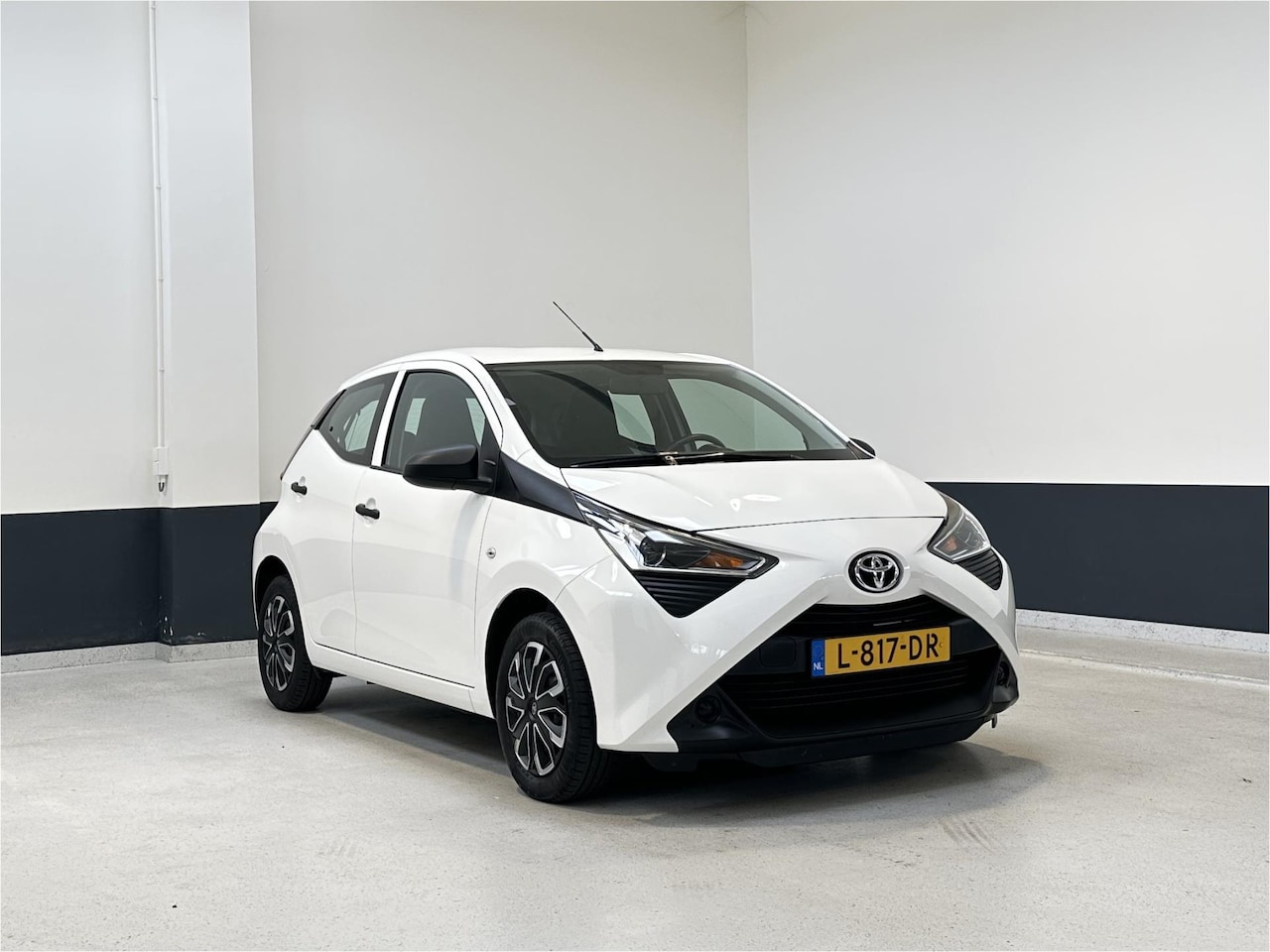 Toyota Aygo - 1.0 VVT-i x | 1 Eig| NL Carplay Android auto| Navigatie middels smart device | - AutoWereld.nl