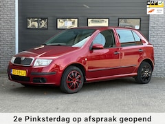 Skoda Fabia - 1.2-12V Equipe AIRCO / CRUISE / NIEUWE APK