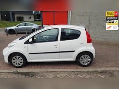 Peugeot 107 - 1.0-12V XS PRIJS IS INCL NIEUWE APK, SERVICEBEURT INCL FILTERS EN 3 MAAND GARANTIE