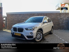 BMW X1 - sDrive16d Executive | Parkeersonsoren | Aut. kofferbak