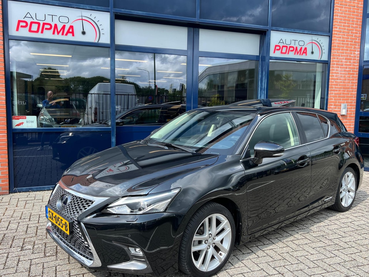 Lexus CT 200h - Luxury Line / Automaat / Fabrieks schuif- / kanteldak / Keyless / Lederen bekleding / 17 " - AutoWereld.nl