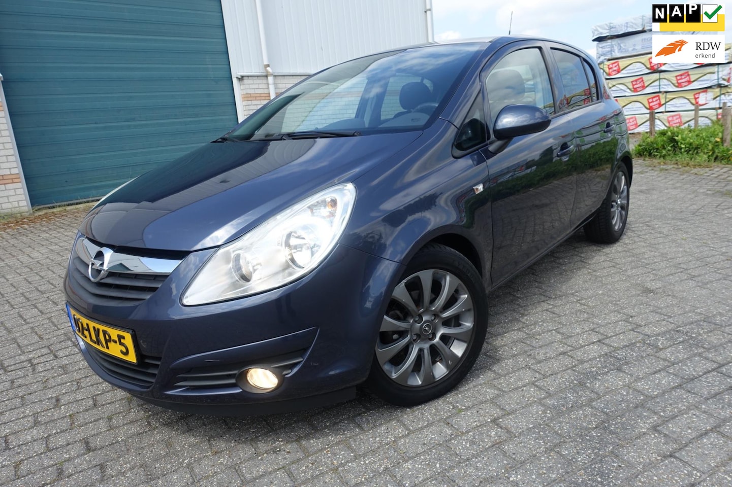 Opel Corsa - 1.4-16V '111' lage km stand - cr control - lm velgen - mistlampen - AutoWereld.nl
