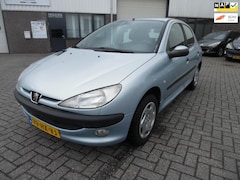 Peugeot 206 - 1.4 Gentry