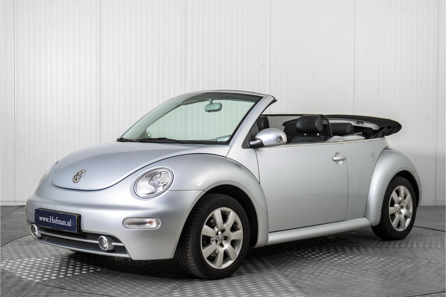 Volkswagen New Beetle Cabriolet - 2.0 - AutoWereld.nl