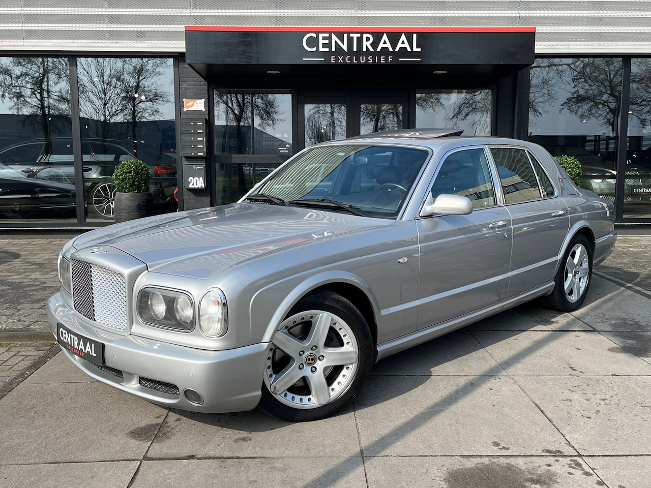 Bentley Arnage - 6.8 V8 T 457PK|Schuifdak|Memory|Alpine|Pdc|Cruise Control|Leder|Stoelverwarming - AutoWereld.nl